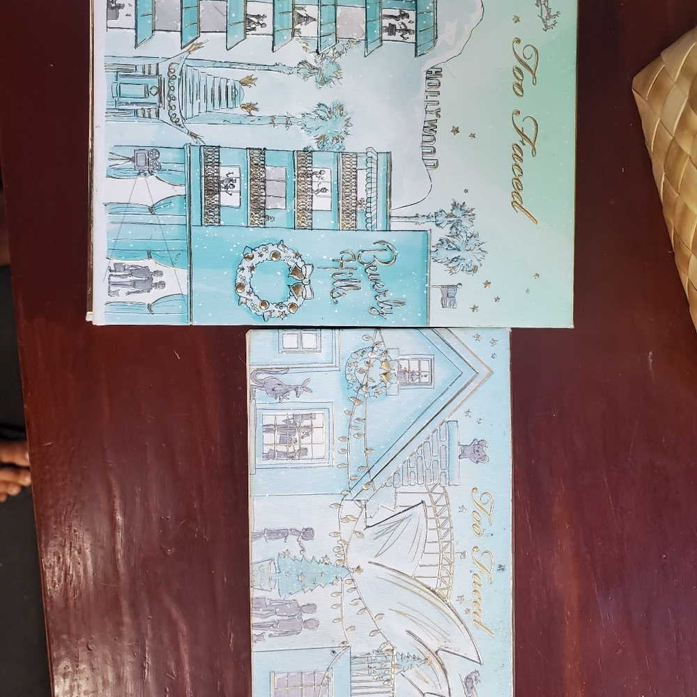TOO FACED Christmas in Los Angeles pallets